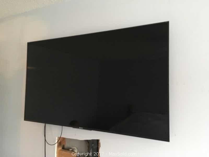Sony XBR 49" 4K HDR Ultra HD Wall Mount Tv