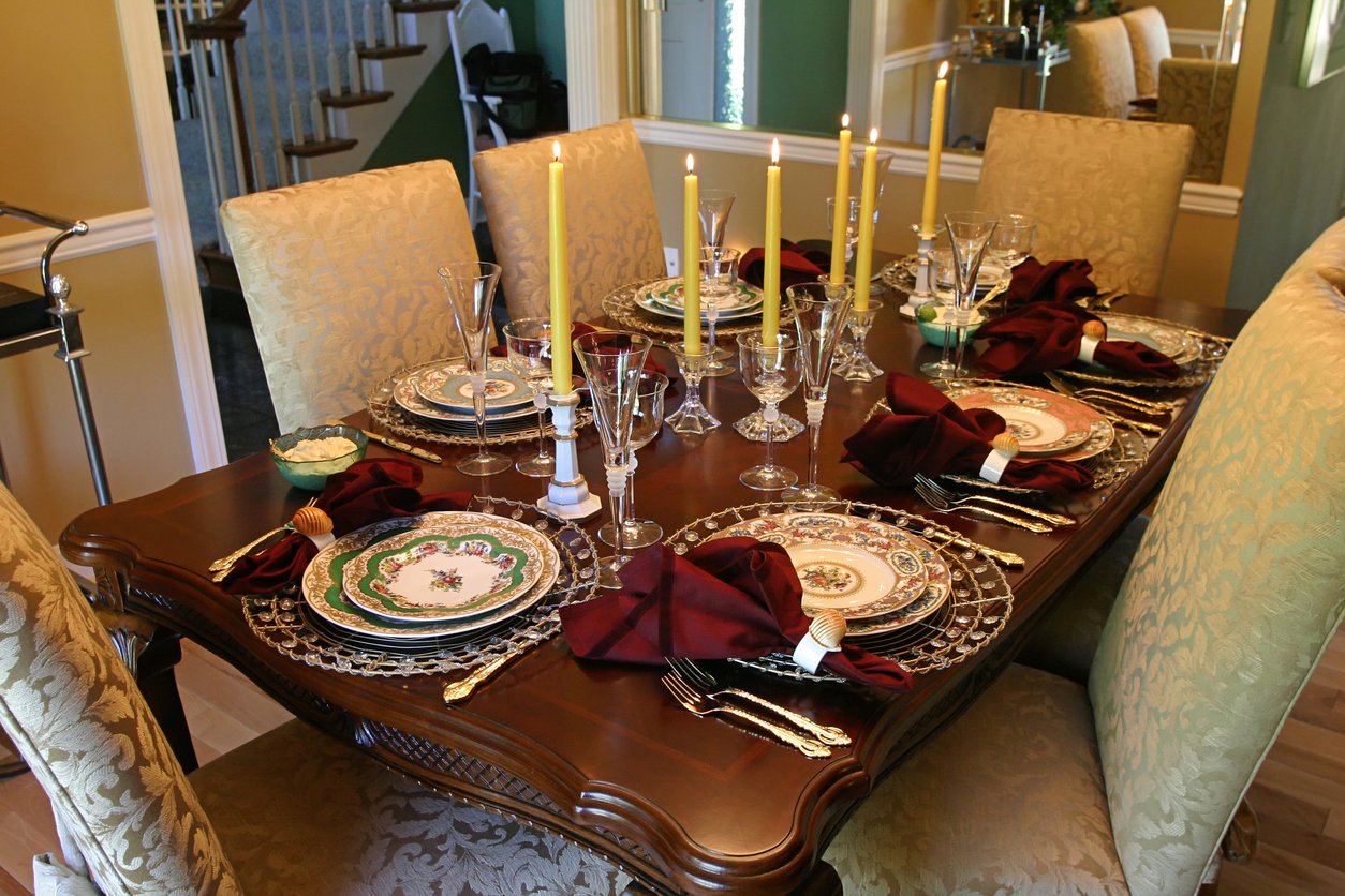  Antique Dining Tables